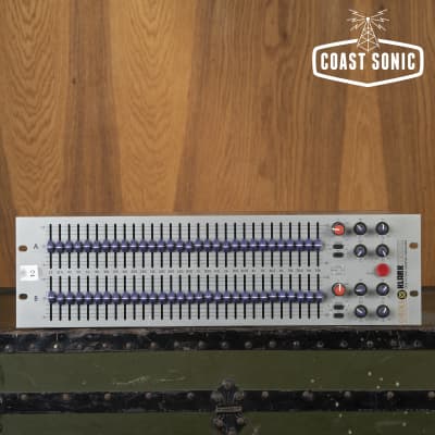 KLARK TEKNIK DN370 ステレオ30バンドグラフィックイコライザー