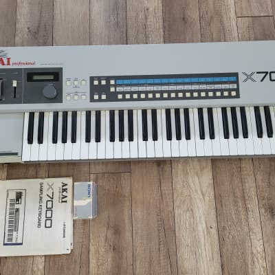 Akai X7000 Sampling Keyboard 1980s - Silver