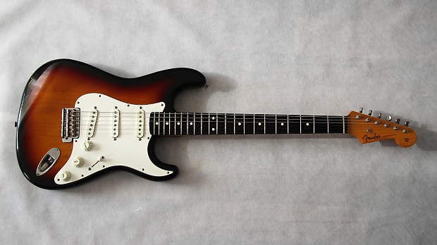 Fender Stratocaster ST62 Sunburst Japan