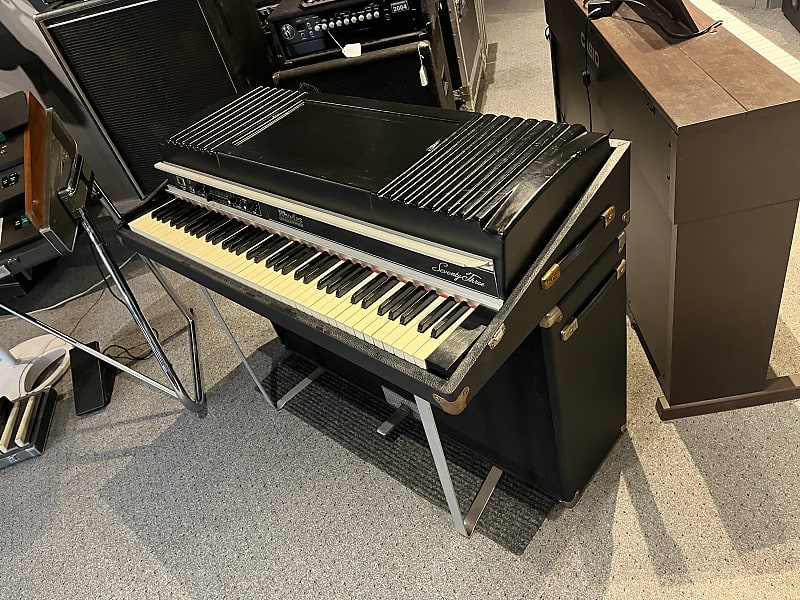 Rhodes Mark II Seventythree Suitcase Piano image 1