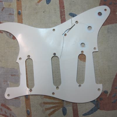 1954 – 1959 Vintage Fender Stratocaster Pickguard with metal shield image 2
