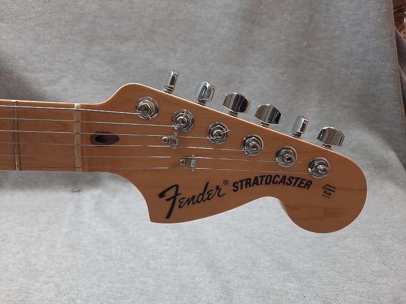 Fender American Deluxe Stratocaster V-Neck 2004 - 2010