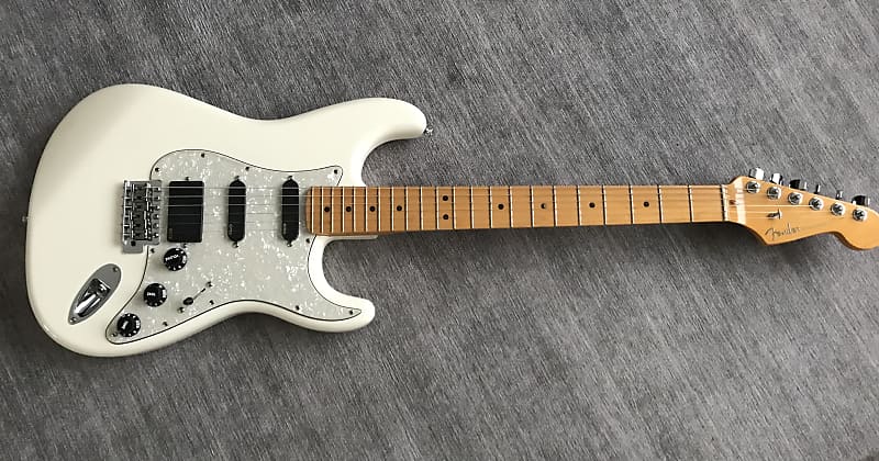 Fender Stratocaster parts guitar 2000's - White image 1