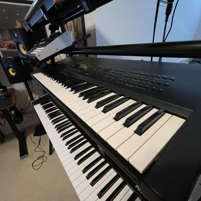 Yamaha SY77 Synthesizer