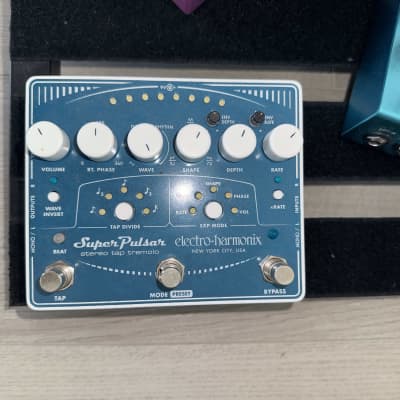 Electro-Harmonix Super Pulsar Tremolo | Reverb