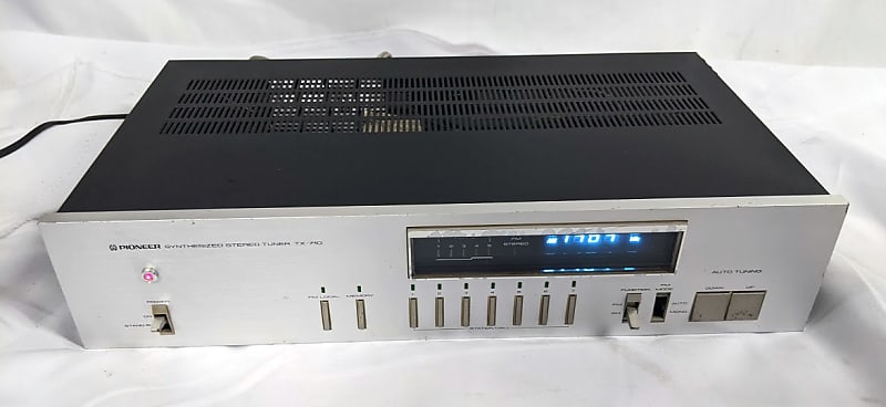 Vintage Pioneer TX-710 Synthesized Stereo FM Tuner (1980