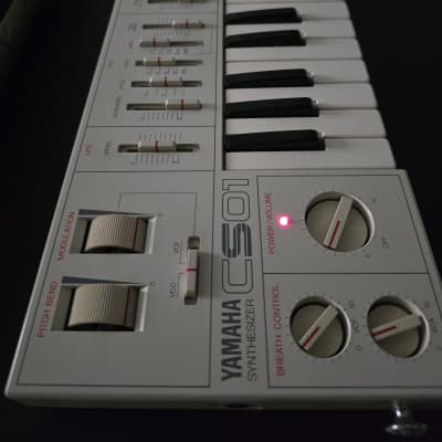 Yamaha CS01 Monophonic Synthesizer 1982 - 1983 - Silver image 2