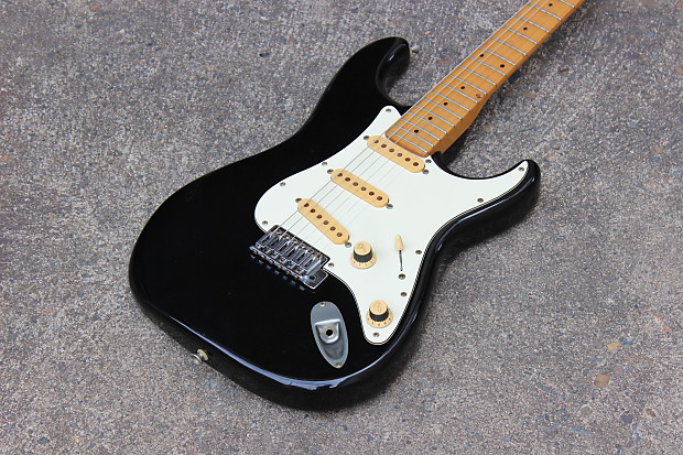 Fender Japan STM-55 BLK ミディアムスケール Fender Japan STM-55 Stratocaster Guitar Black Medium Scale