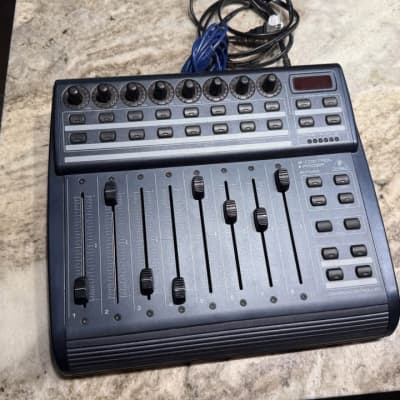 【美品】BEHRINGER BCF2000 B-CONTROL　コントローラー Behringer BCF2000 B-CONTROL FADER USB MIDI Controller