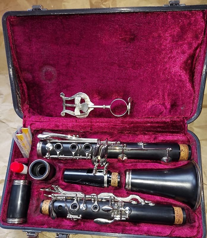 Jupiter CC-60 Carnegie Edition XL clarinet with case. Very good condition image 1