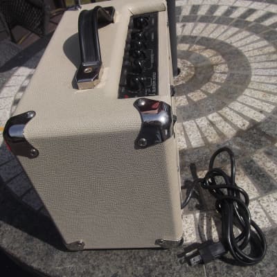 Epiphone Studio Acoustic 15C Guitar Amp 2 Ch, XLR & 1/4" W/ Chorus image 7