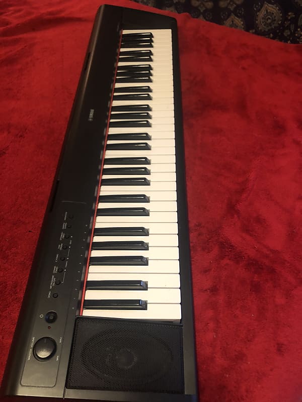 Yamaha Piaggero NP-11 61-Key Lightweight Keyboard