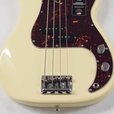 Fender American Professional II Precision Bass - Olympic White with Rosewood Fingerboard image 2