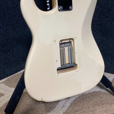 Fender "Squier Series" Standard Stratocaster with Maple Fretboard 1992 - 1996 Arctic White image 5