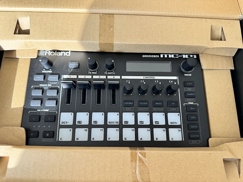 Roland MC-101 Groovebox 2019 - Present - Black | Reverb