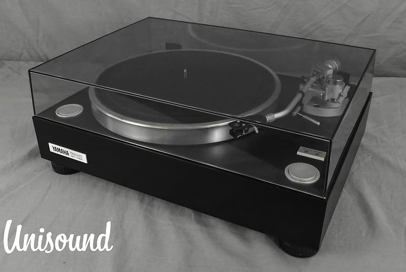 Yamaha GT-750 Record Player Turntable in Very Good Condition