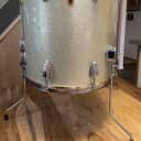 Ludwig No. 950 Classic 16x16" Floor Tom with Keystone Badge 1959 - 1969