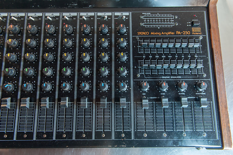 Roland Stereo Mixing Amplifier 250 1980 w Built In Spring
