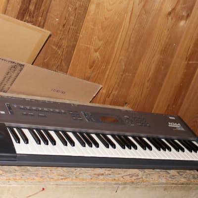 KORG N364 Music Workstation 61-Key Keyboard Synthesizer