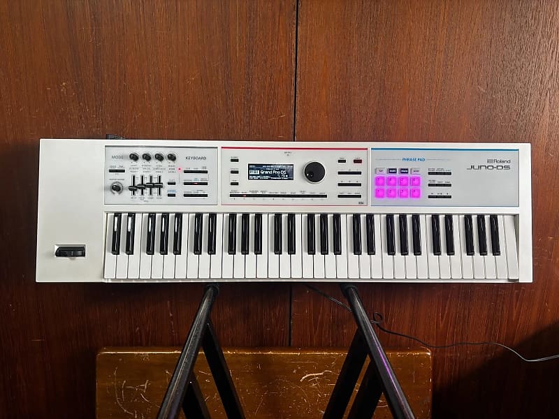 Roland JUNO-DS61W ホワイトシンセサイザー Roland JUNO-DS61W (ホワイト) 61鍵盤JUNODS61W 【現物画像