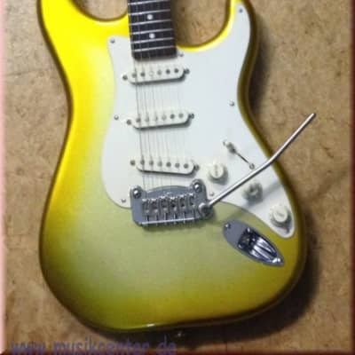 G&L G&L Legacy USA Gold  mit Koffer  gold for sale