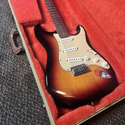 Fender 50th Anniversary American Deluxe Stratocaster 2004 - Sunburst for sale