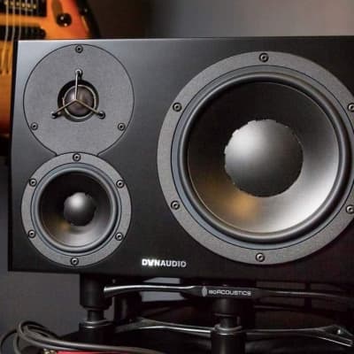 IsoAcoustics Aperta Series Isolation Speaker Stands with Tilt Adjustment: Aperta300 (11.8" x 7.9") Black (Single) image 4