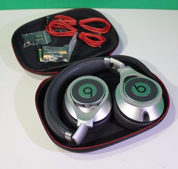 Beats by Dr Dre Executive Silver | Reverb Canada