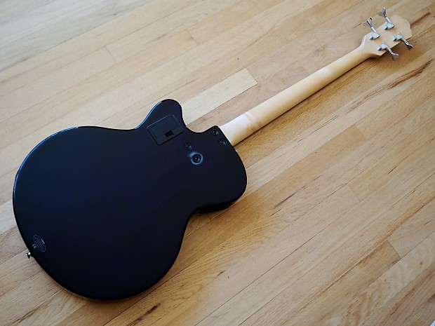 Yamaha BEX4 Hollowbody Acoustic Electric Bass Guitar w Yamaha BEX4 Hollowbody Acoustic Electric Bass Guitar w