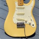 Fender Stratocaster 1983 a beautiful 38 year old Olympic White 2-Knob Strat in Near Mint Shape !