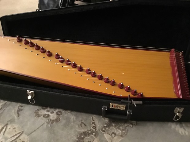Kacapi instrument outlet