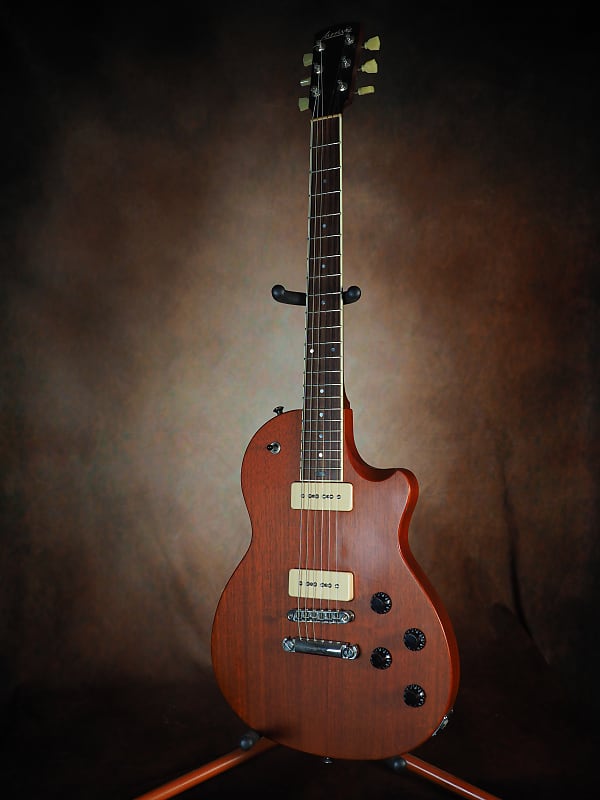 Larrivee RS-02 2011 - Natural - Mahogany body - dual P90 pickups