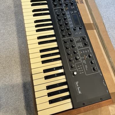 Dave Smith Instruments Prophet 08 PE