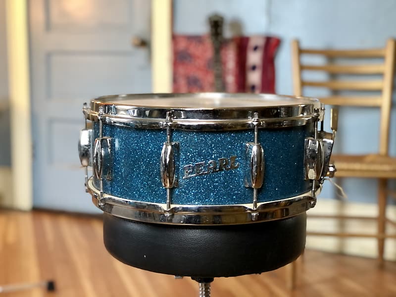 Pearl MIJ Luan Kit 1960's in Blue Sparkle W/ Matching Snare. Video
