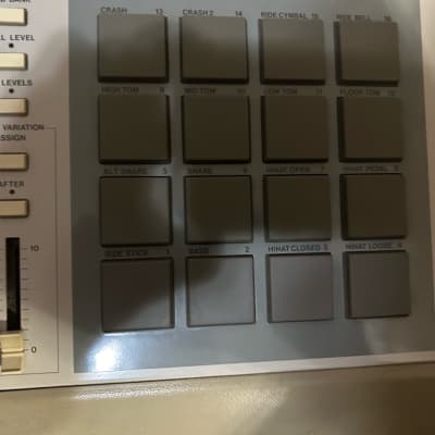 Akai MPC3000 MIDI Production Center Drum Machine Sampler image 3