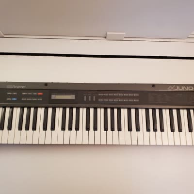 Roland Alpha Juno-2 61-Key Programmable Polyphonic Synthesizer 1985 - 1988 - Black