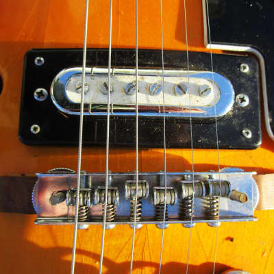 Cameo Guitar, 1960's, Japan, 2 Pickup, Sunburst Finish, Vibrato, Case image 5