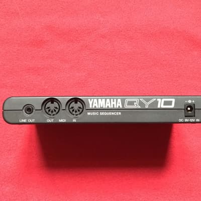 Yamaha QY10 90s - Black image 3