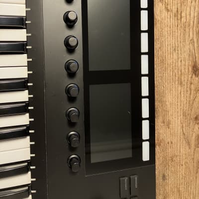 Native Instruments Komplete Kontrol S61 Mk2 2010s - Black image 6