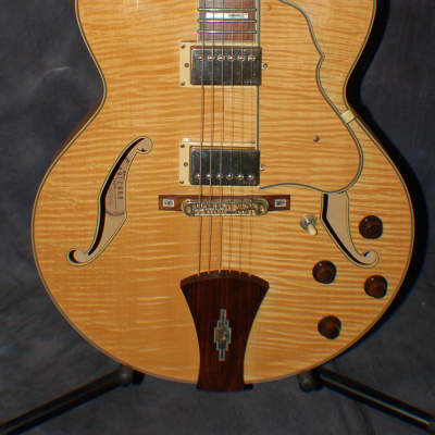 Immagine 2005 Ibanez Artcore Custom AF-105-NT-12-01 Jazz Archtop Flamey Maple Hard Shell Case - 2