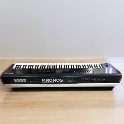 Korg KRONOS 2 88-Key Digital Synthesizer Workstation 2014 - Present - Black/Wood image 2