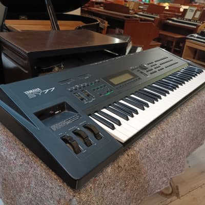 Yamaha SY77 with Gotek floppy emulator