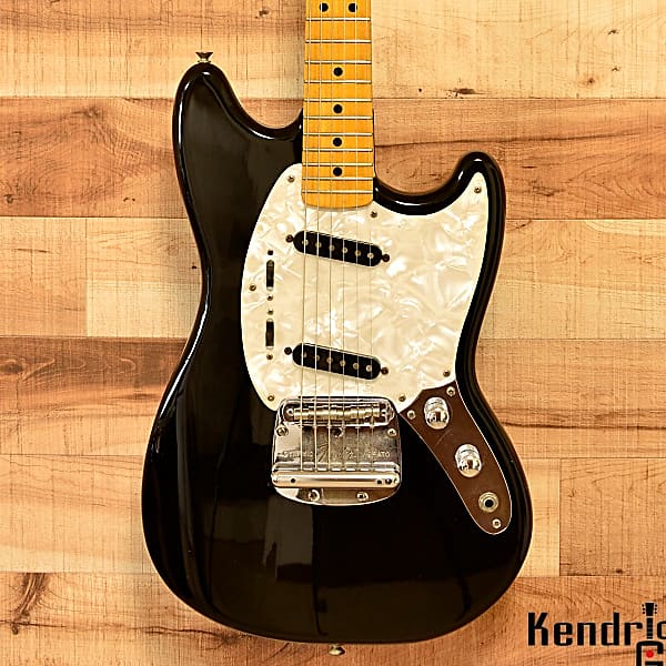 Fender 1977 Mustang / Black w/OHC
