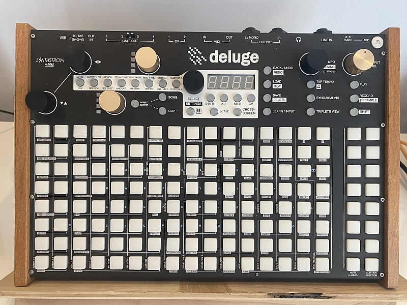 Synthstrom Deluge - 楽器/器材