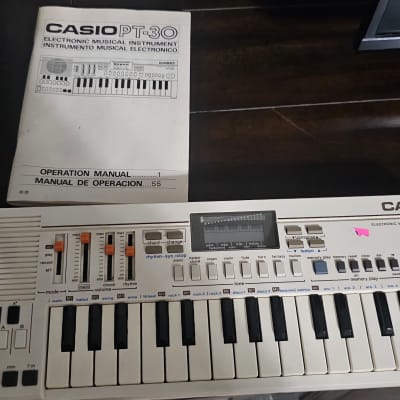 Casio PT-31 31-Key Mini Synthesizer