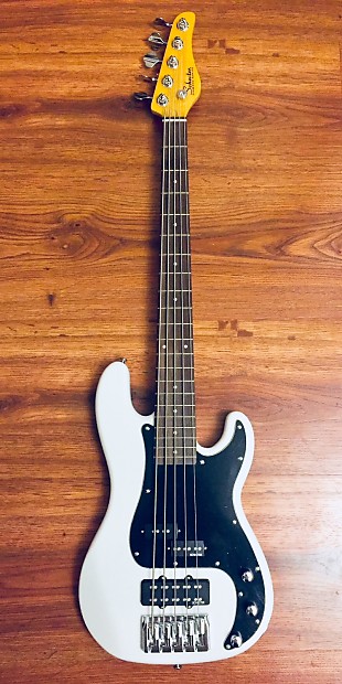 Schecter Diamond P Custom 5 five string precision bass
