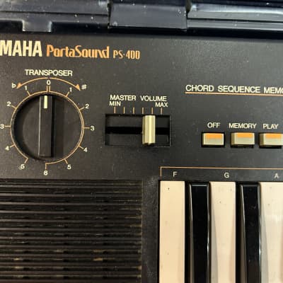 Vintage Yamaha Portasound PS-400 Synthesizer with Hardshell