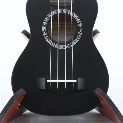 Soprano ukulele with Arrow PB10 BK Soprano Black *SET* accessory kit. image 6