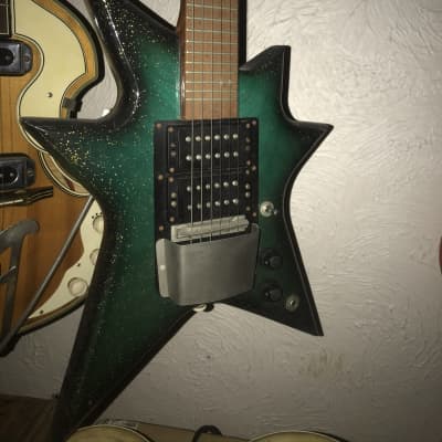Huttl Star 1970s Green Sparkle Star Shaped Electric Guitar Made In Germany image 2