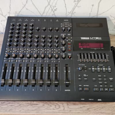 Akai DR16 Hard Disk Multitrack Recorder Version 2.0 Rack Akai DR16 Hard Disk Multitrack Recorder Version 2.0 Rack